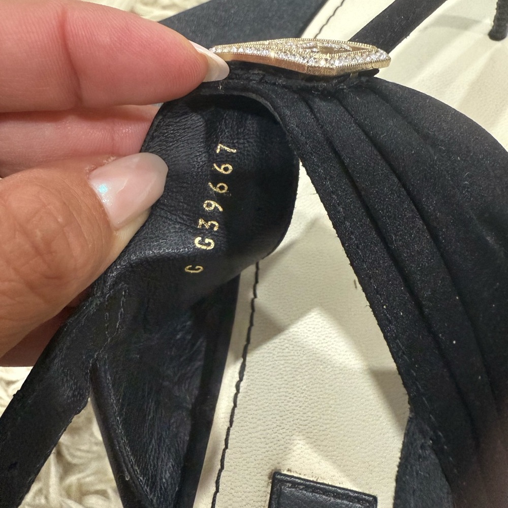 Chanel Black and White Sandals with Logo Detail - Picture 7 of 10